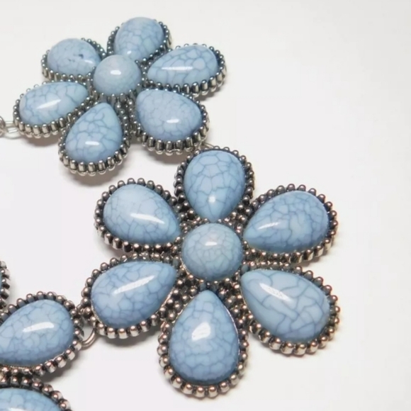 Vintage Signed Charming Charlie's Statement Necklace. - Picture 4 of 7